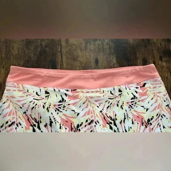 PEBBLE BEACH | DRY-LUXE Performance skort. Size: L - Picture 3 of 10